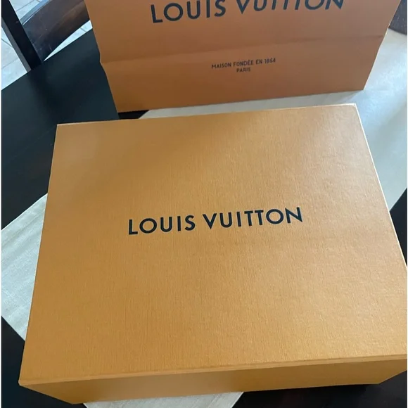 Louis Vuitton. Blk NeoNoe MM Epi. Mint, original box, - Picture 7 of 16